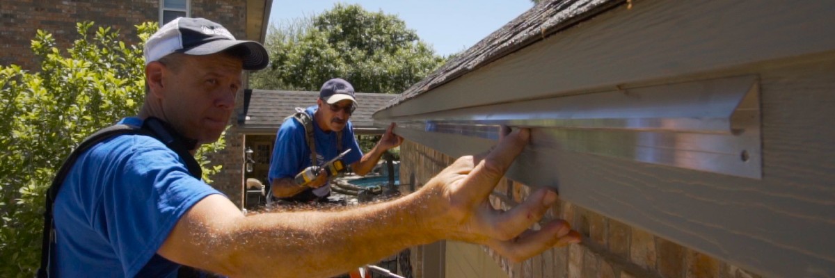 Seamless gutter installation